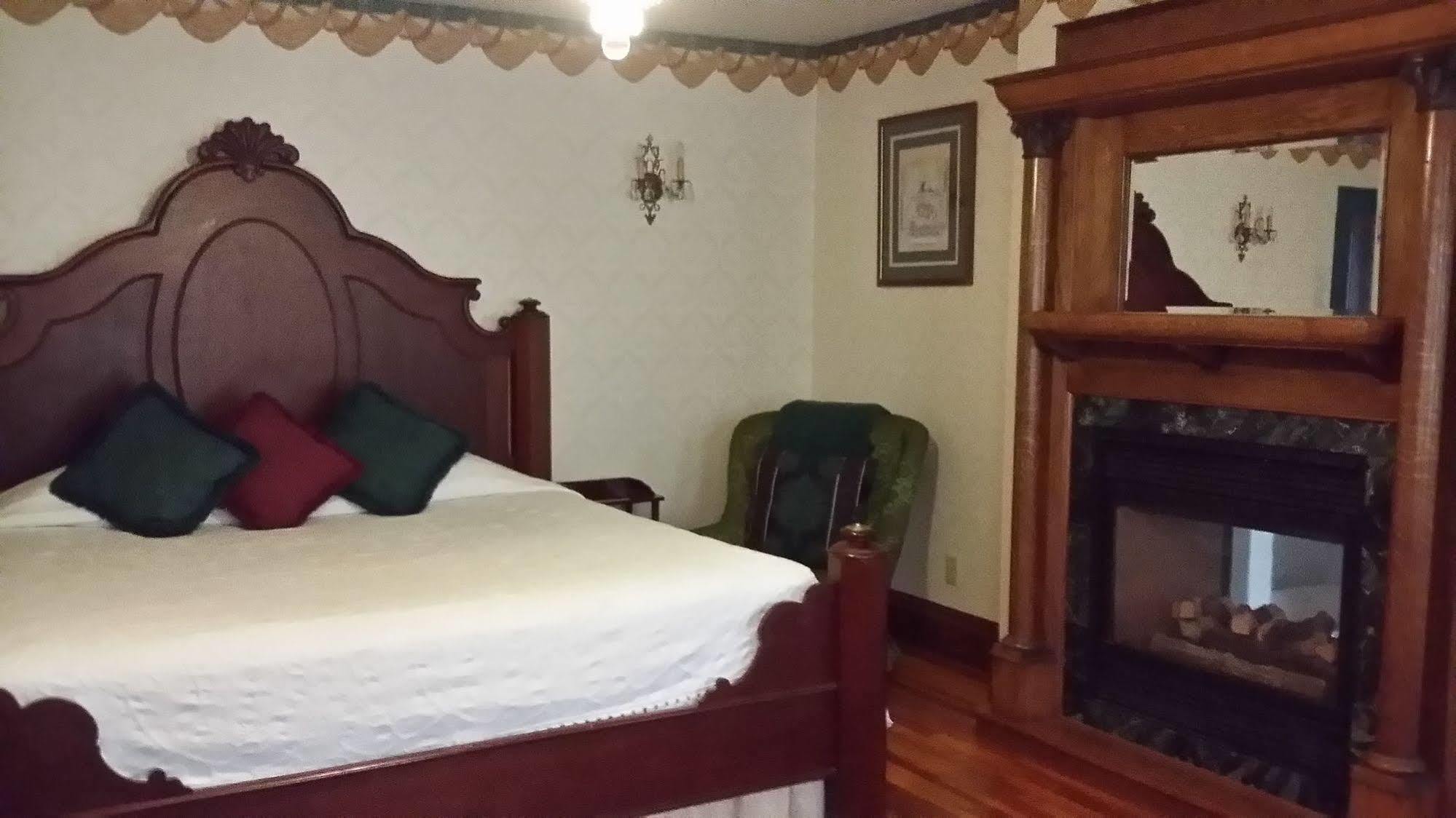Chestnut Charm Bed & Breakfast Atlantic Kültér fotó